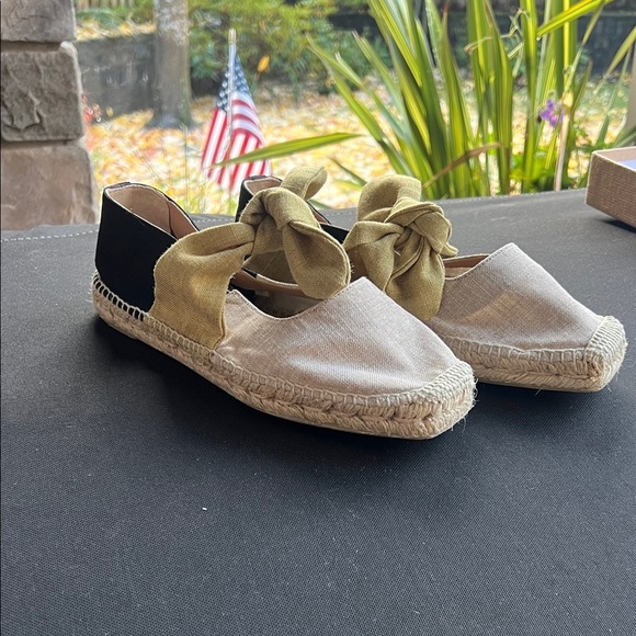 Castaner Shoes - Castaner Parker Black and Olive Espadrilles 38-7.5 Size Like New